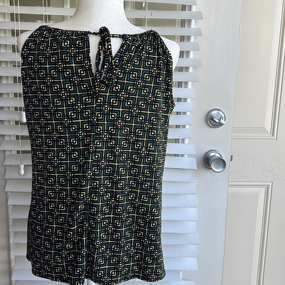 Banana Republic Geometric Pattern Sleeveless Blouse - Picture 4 of 4